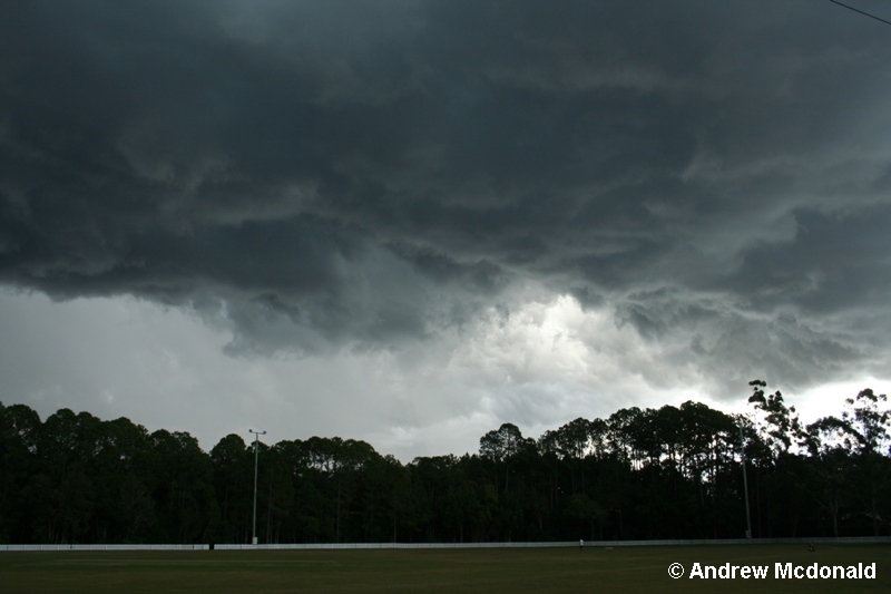 Base moving overhead.  Exhibiting some nice rotation as the outflow kicks in from the centre left at the back.