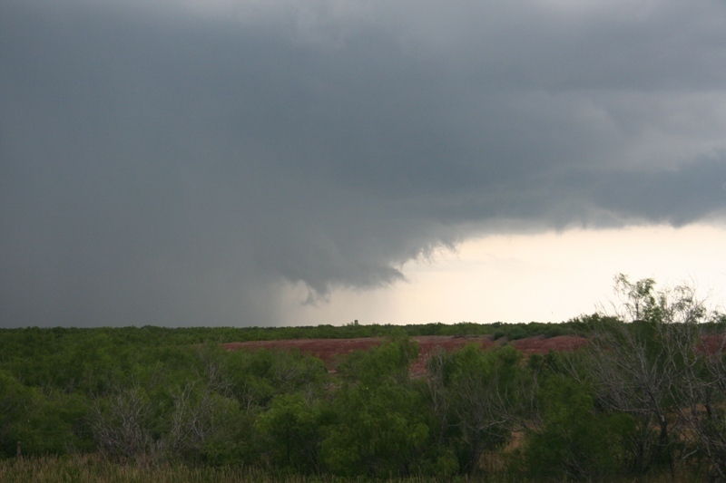 Looking SE towards a tennis-ball hail producing, tornado warned supercell near Freer, Texas.