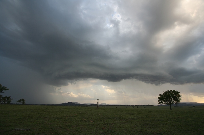 Between Woolooga and Biggenden