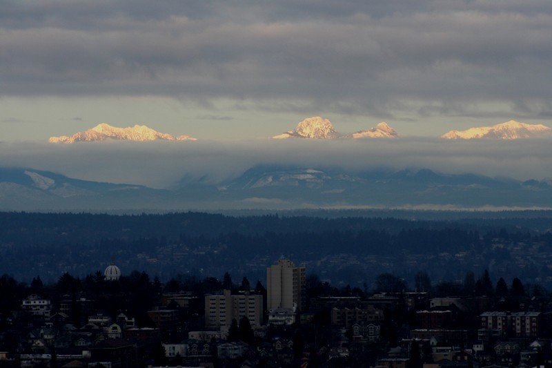 The dormant volcanic mountains east of Seattle get up to 14,000ft