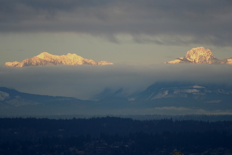 The dormant volcanic mountains east of Seattle get up to 14,000ft
